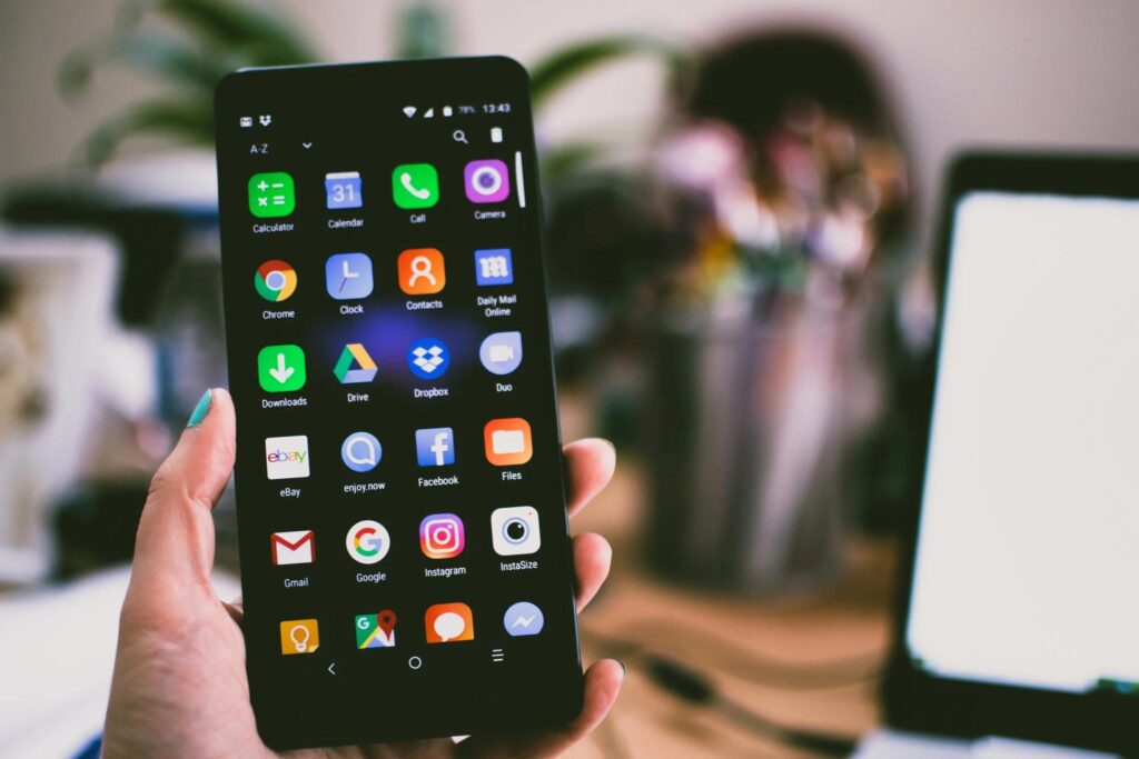 image concept for how to mirror an Android device to Chromebook?